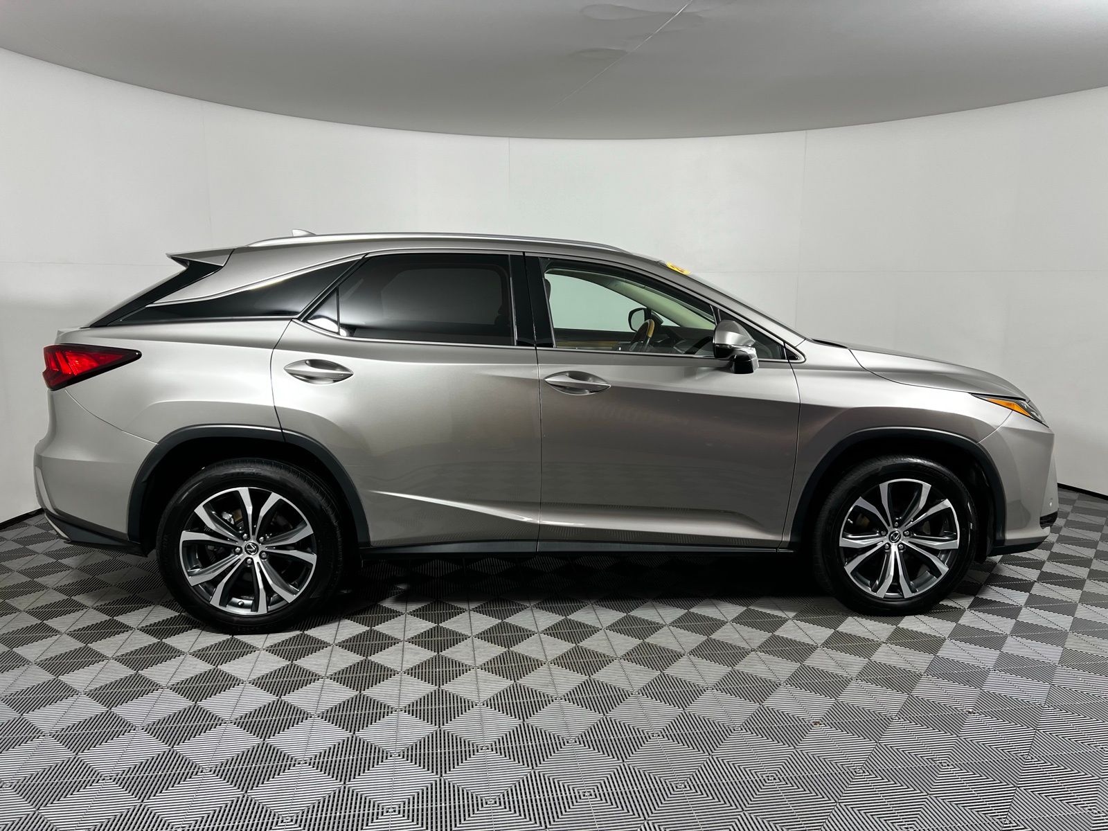 Thumbnail: 2019 Lexus RX - 4