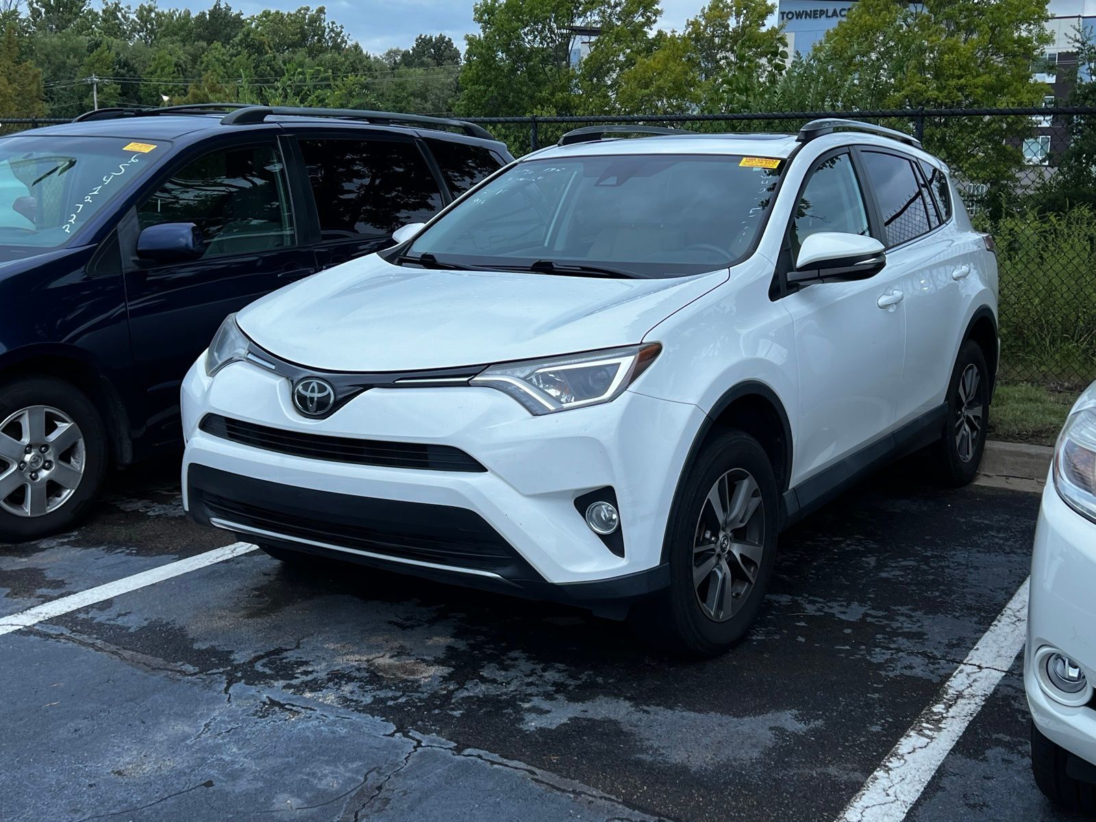 2018 Toyota RAV4 XLE 2