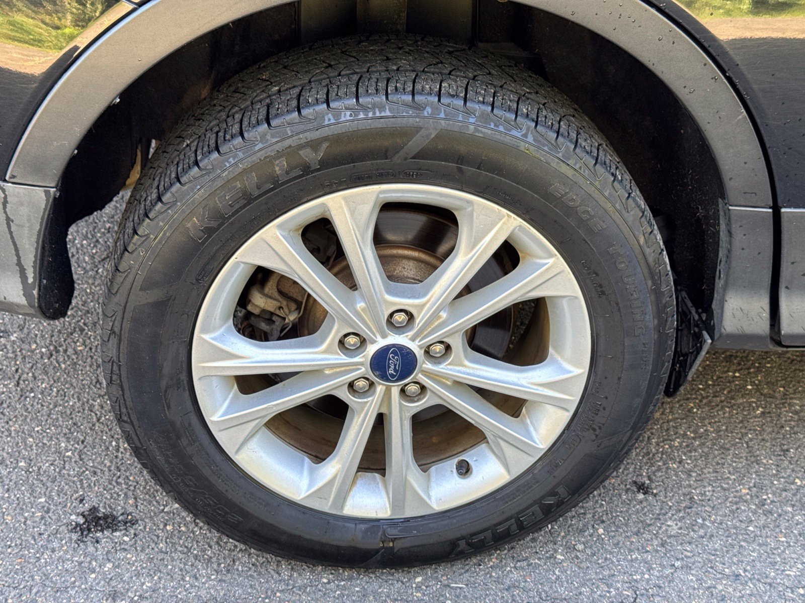 Used 2017 Shadow Black Ford SE image 31