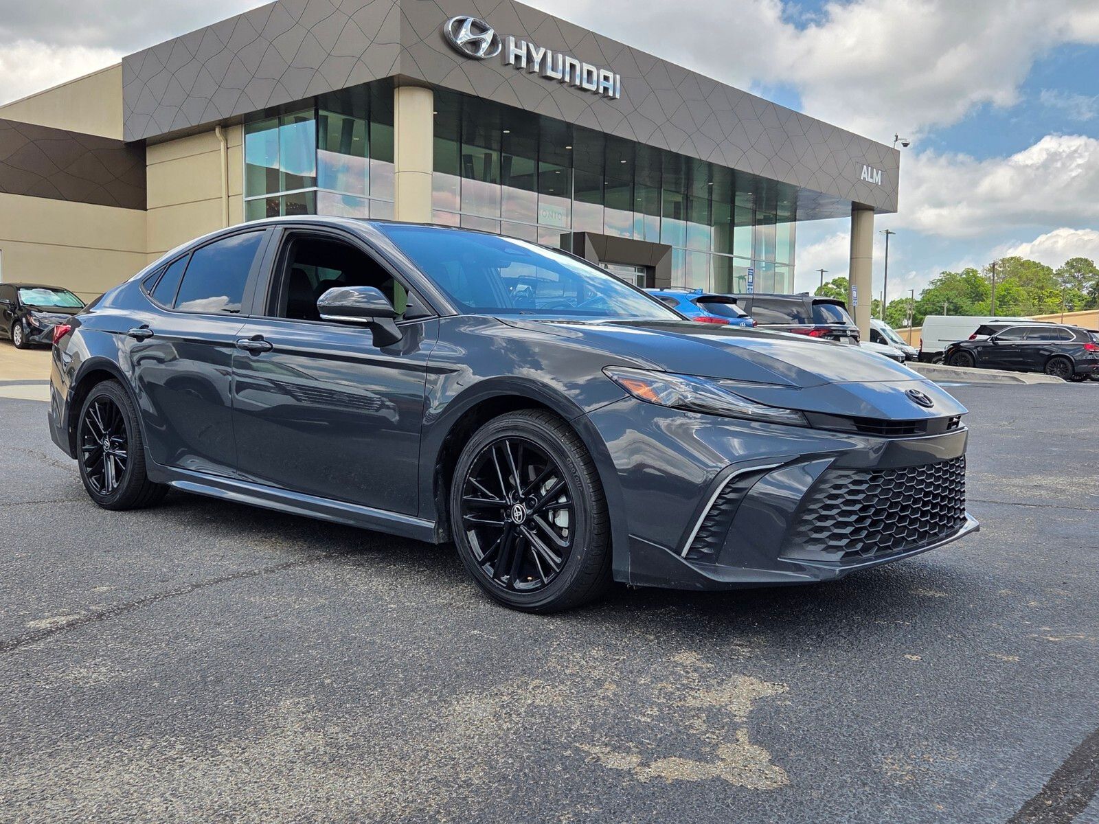 Underground 2025 Toyota Camry SE FWD Sedan Front-Wheel Drive Continuously Variable Transmission