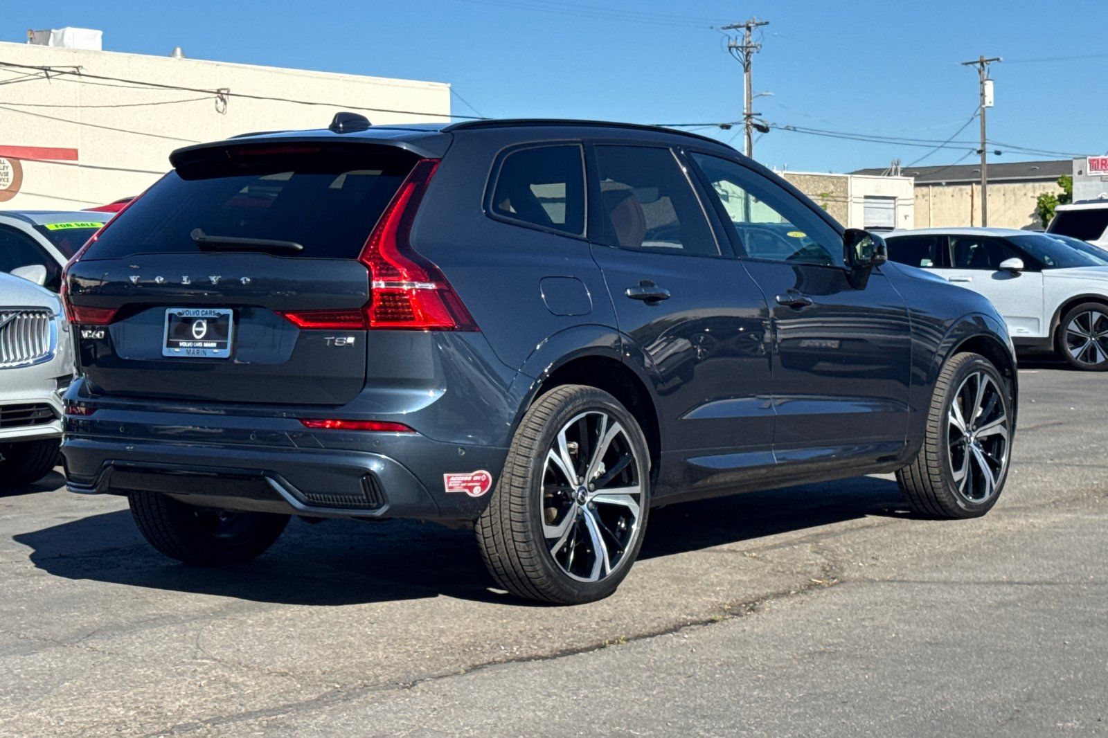 View vehicle photo 2