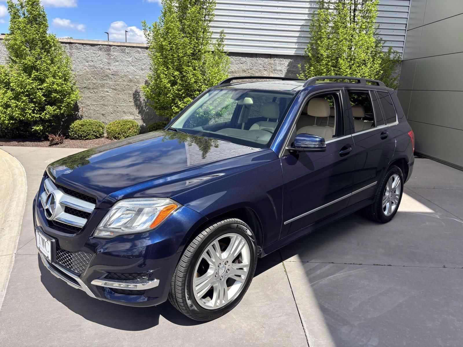 Lunar Blue Metallic 2015 Mercedes-Benz GLK 350 4MATIC SUV / Crossover All-Wheel Drive 7-Speed Automatic