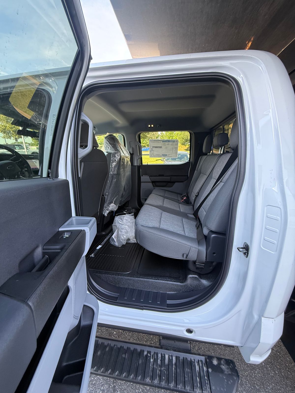 New 2026 Oxford White Ford XL image 14