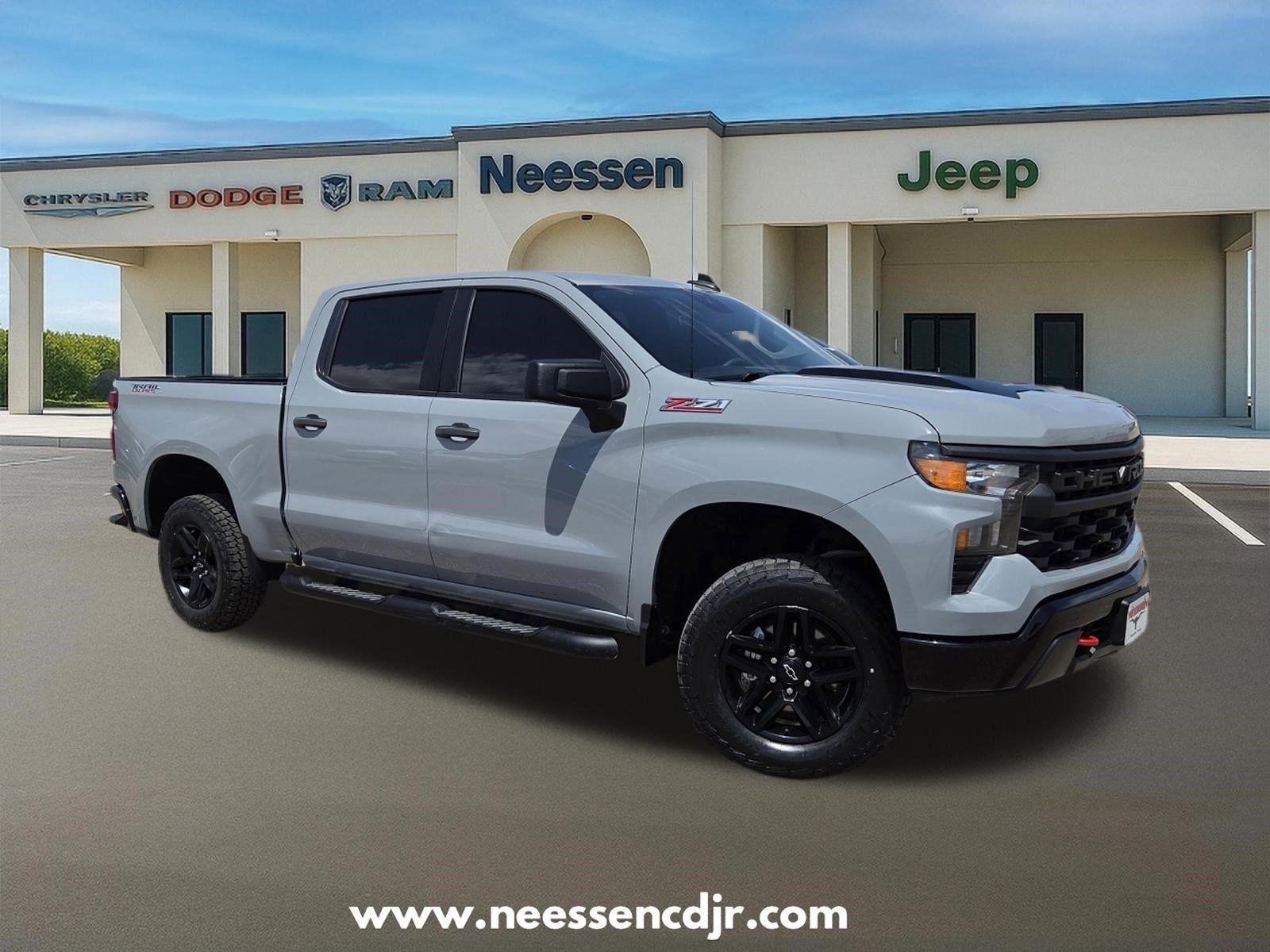 Slate Gray Metallic 2024 Chevrolet Silverado 1500 Custom Trail Boss Crew Cab 4WD Pickup Truck Four-Wheel Drive Automatic