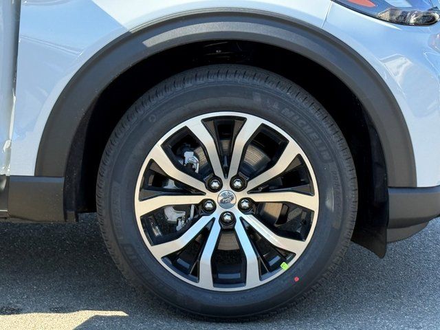 New 2026 Space White Metallic Ford ST-Line image 5