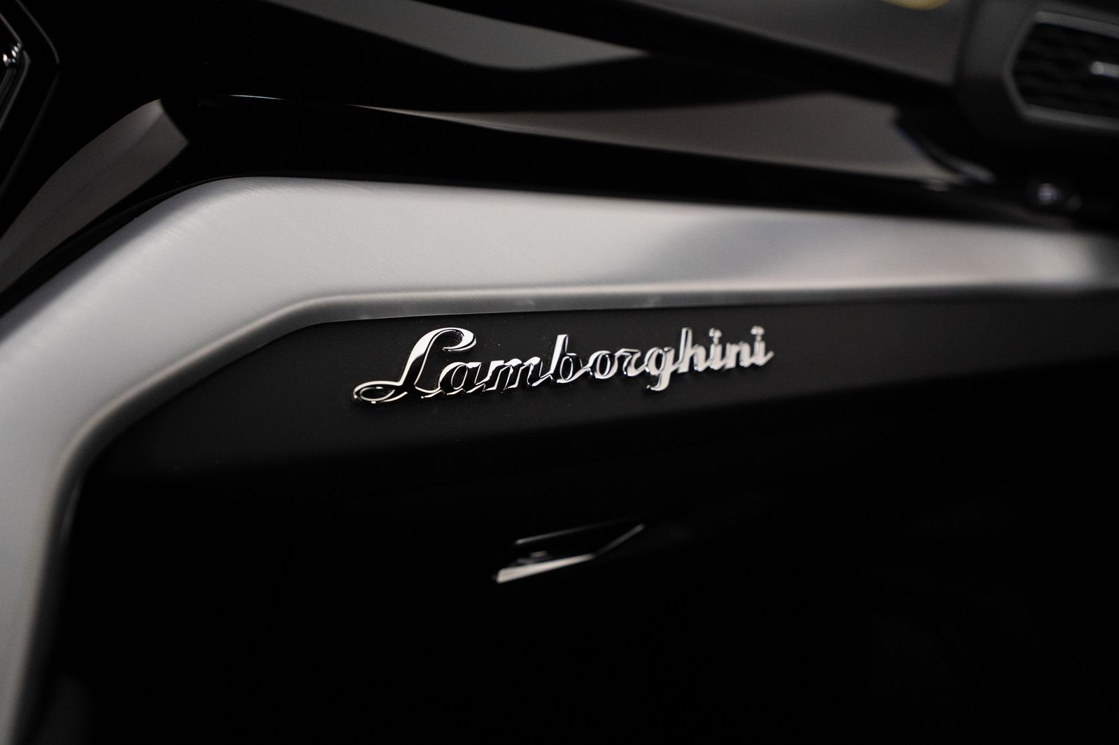 2020 Lamborghini Urus — full photo 39 of 53