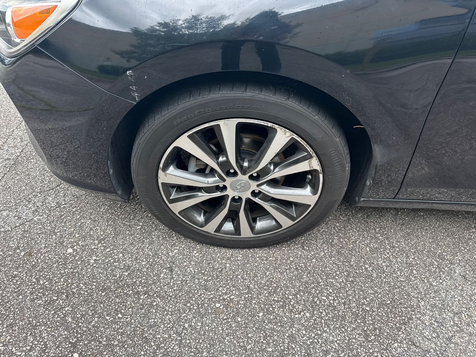 Used 2018 Black Hyundai Base image 11