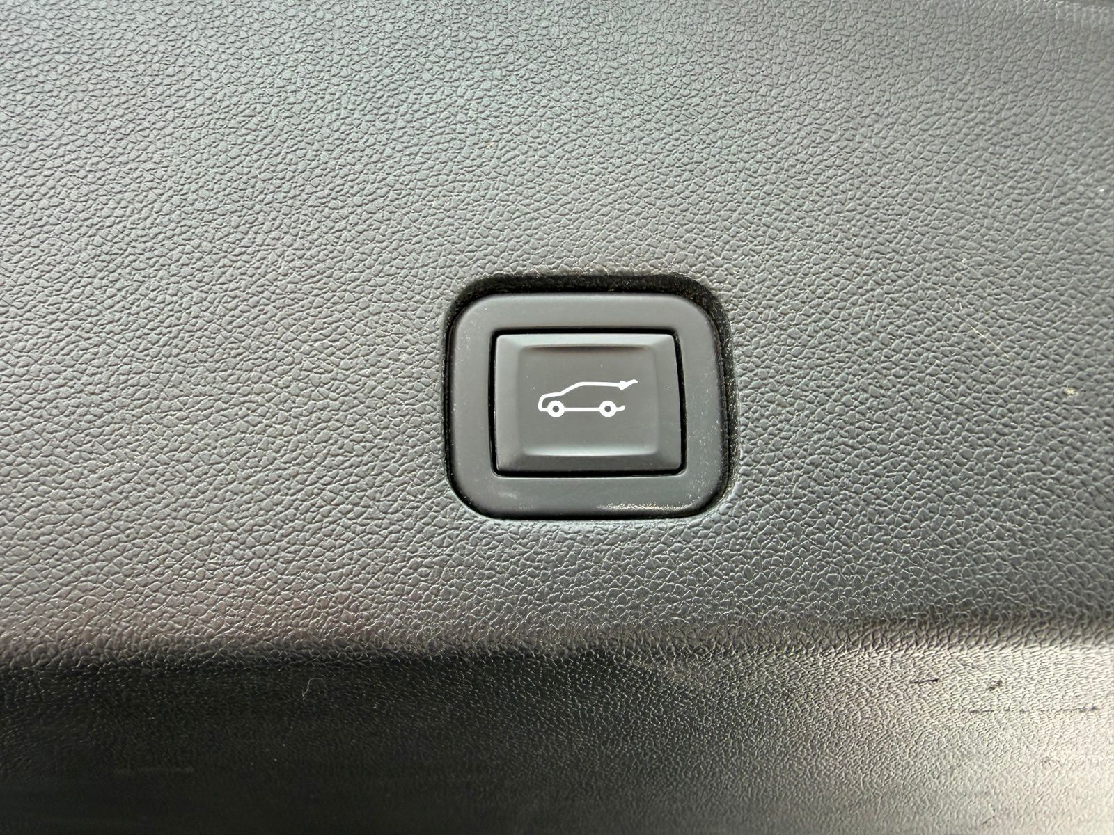 2021 Cadillac XT6 image 12