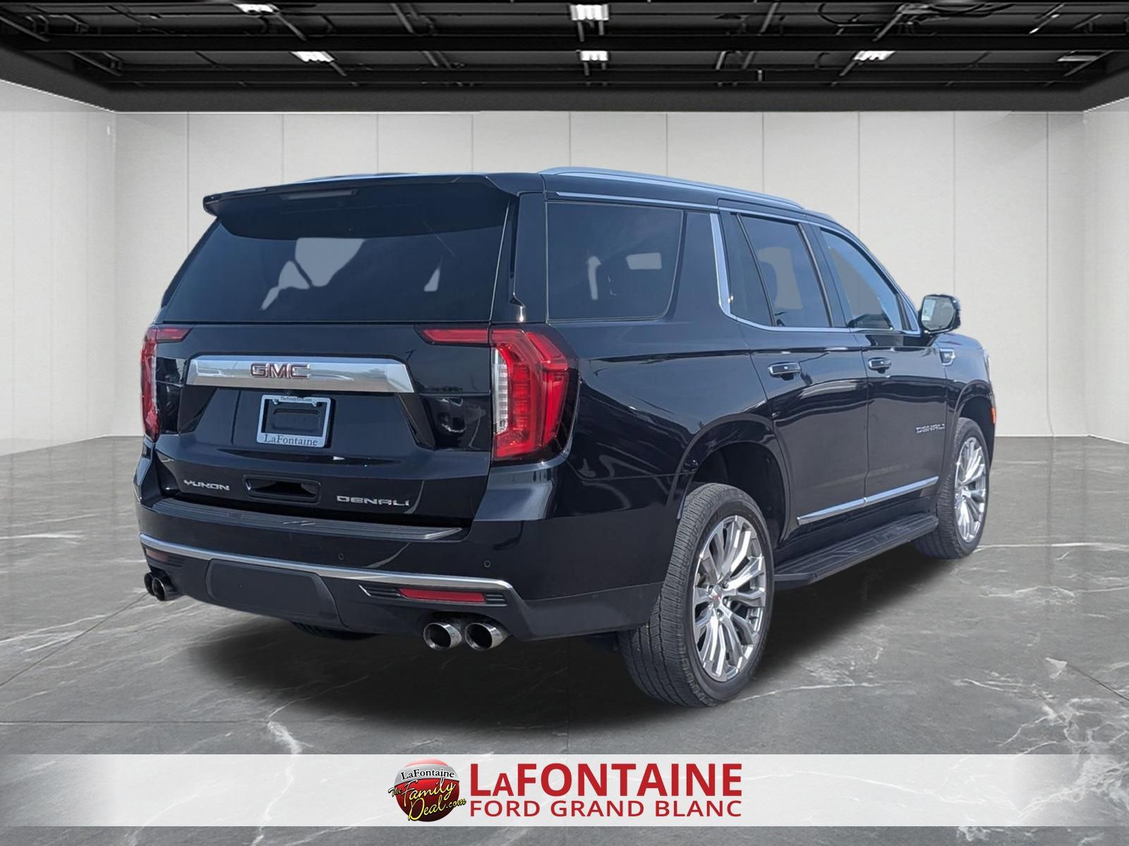View vehicle photo 5