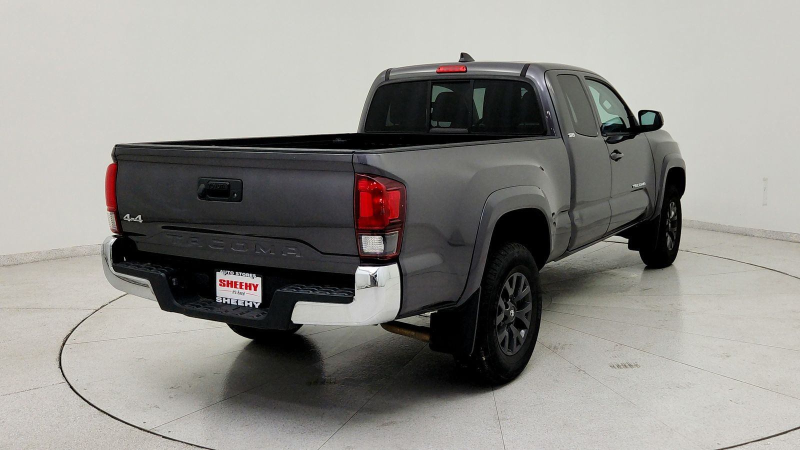 Used 2020 Gray Toyota SR5 image 6