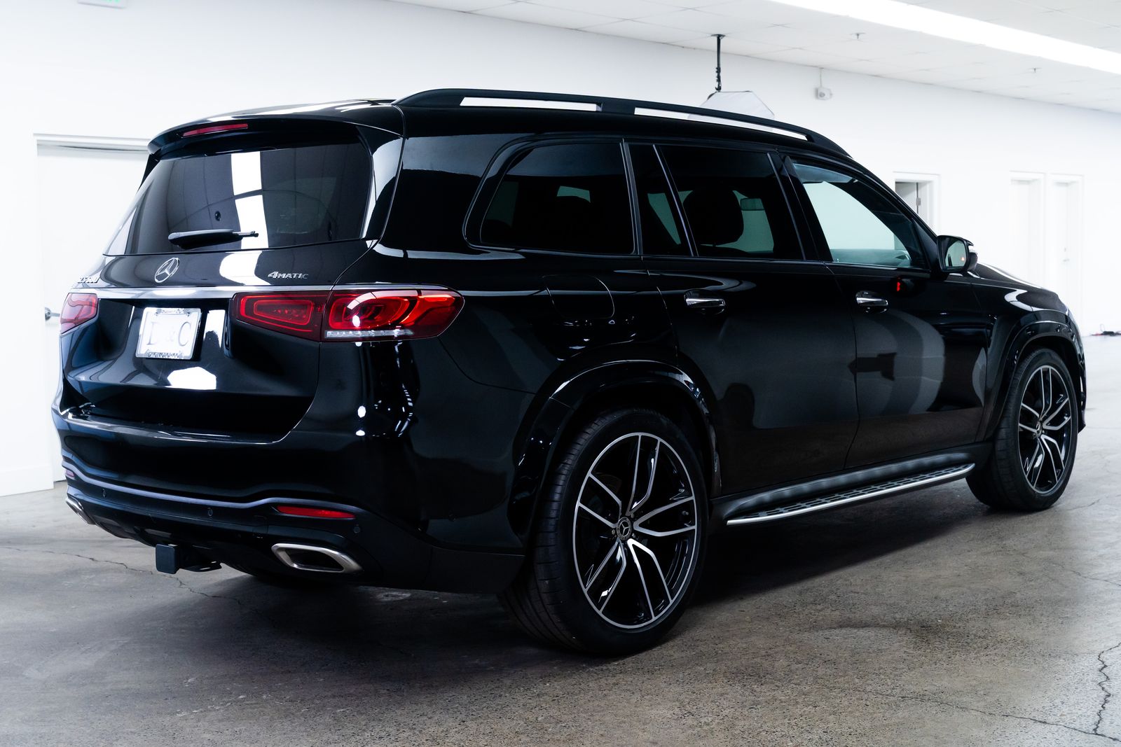 View vehicle photo 6