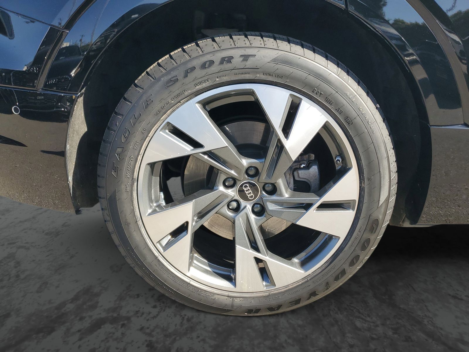 View vehicle photo 5