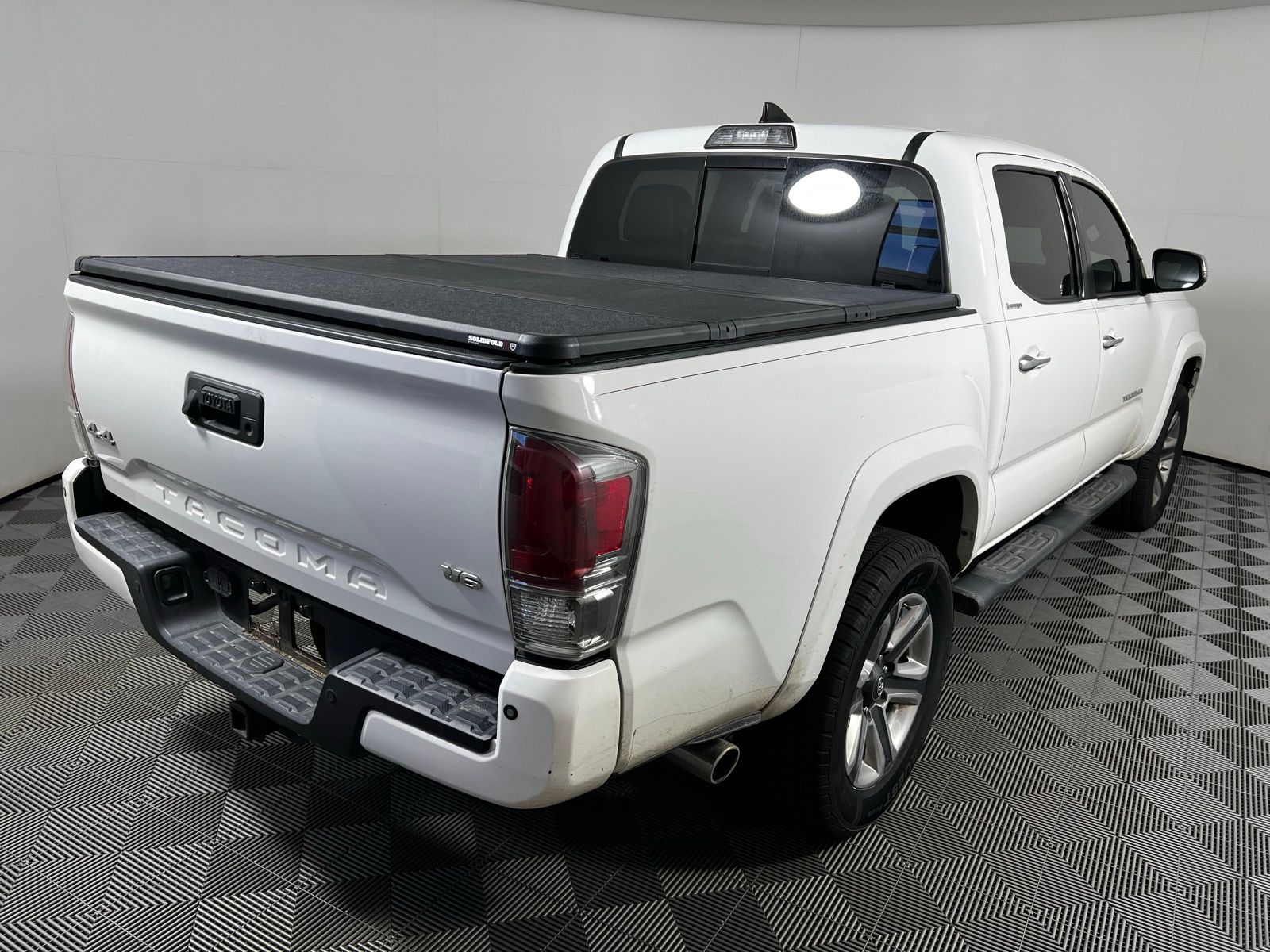 2017 Toyota Tacoma Limited 5