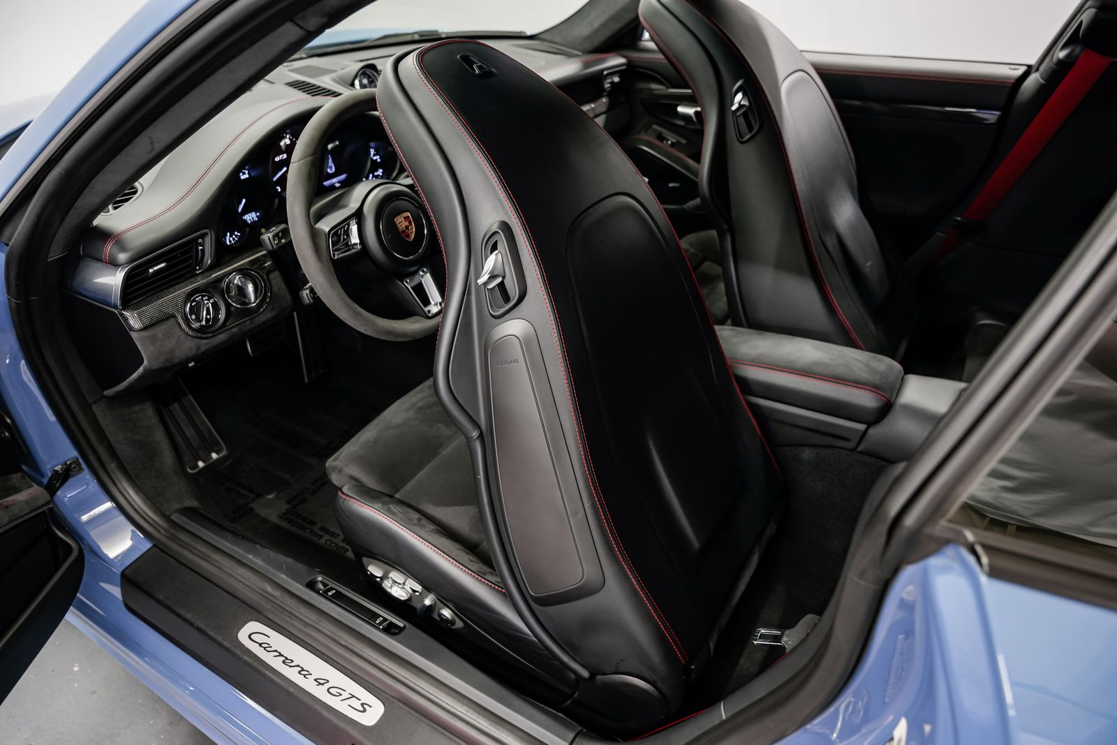 2019 Porsche 911 Carrera 4 GTS — photo 22