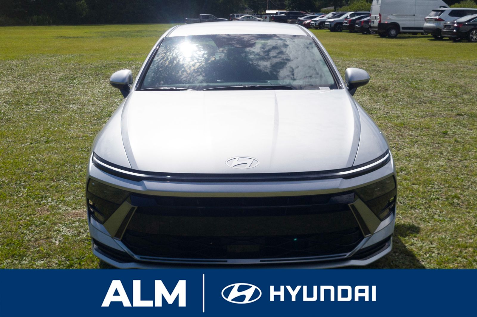 2025 Hyundai Sonata Hybrid SEL photo 2