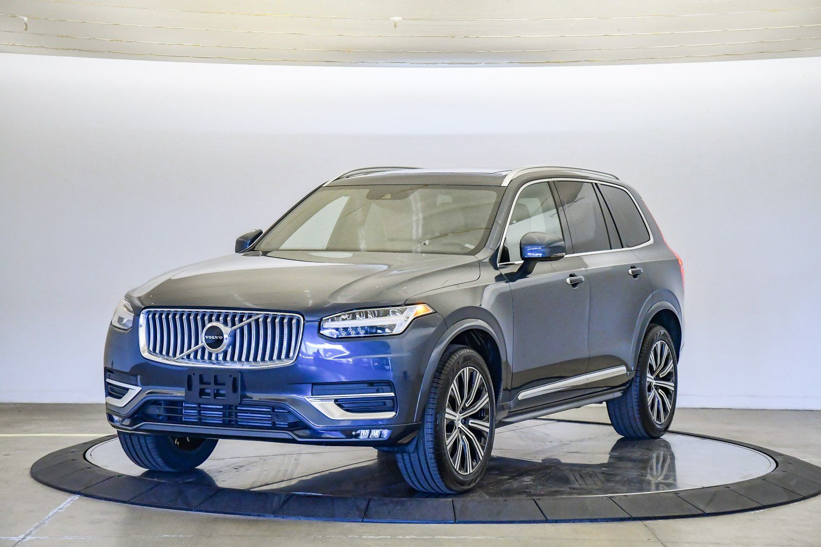 2022 Volvo XC90 T6 Inscription 7-Passenger AWD