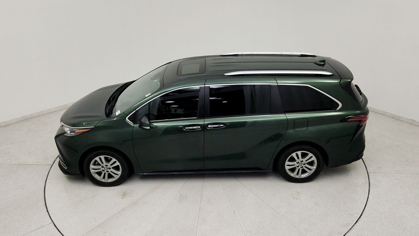 Used 2024  Toyota Platinum image 17