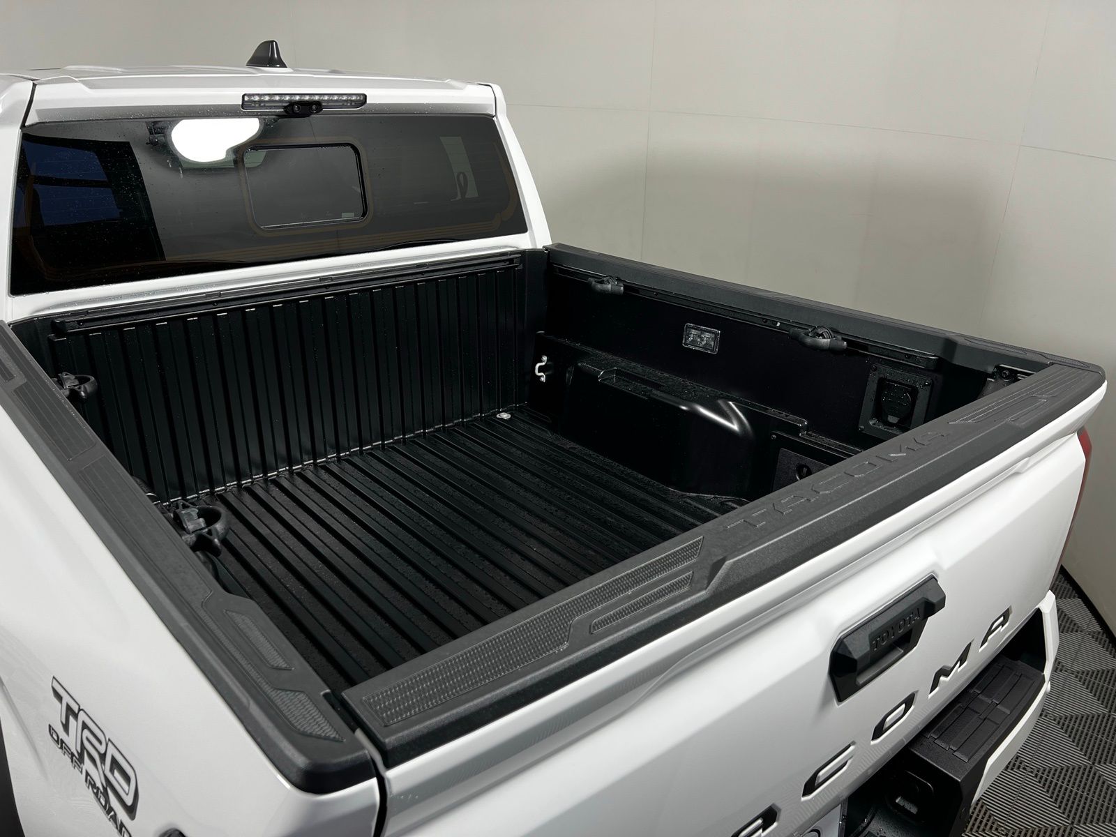 2025 Toyota Tacoma TRD Off-Road 23