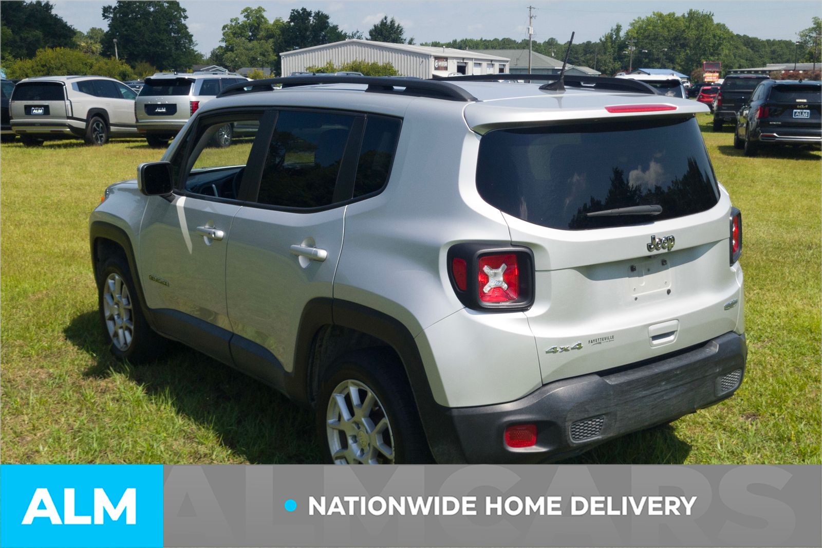 Used 2020 Silver Jeep Latitude image 5
