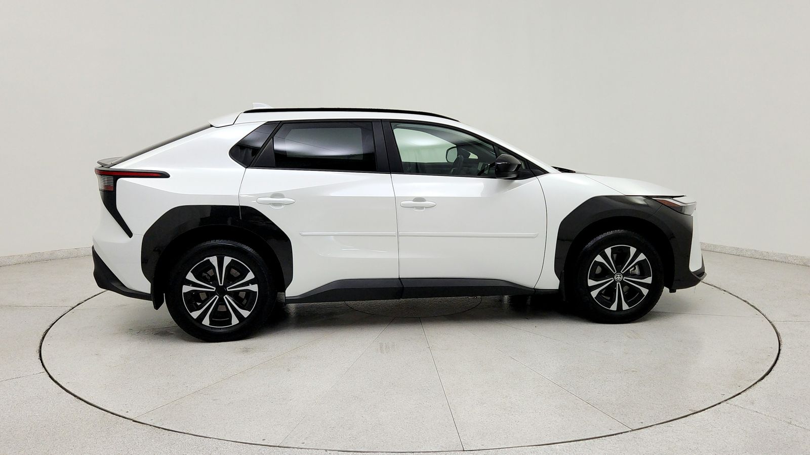 Used 2024 Beige Toyota XLE image 8