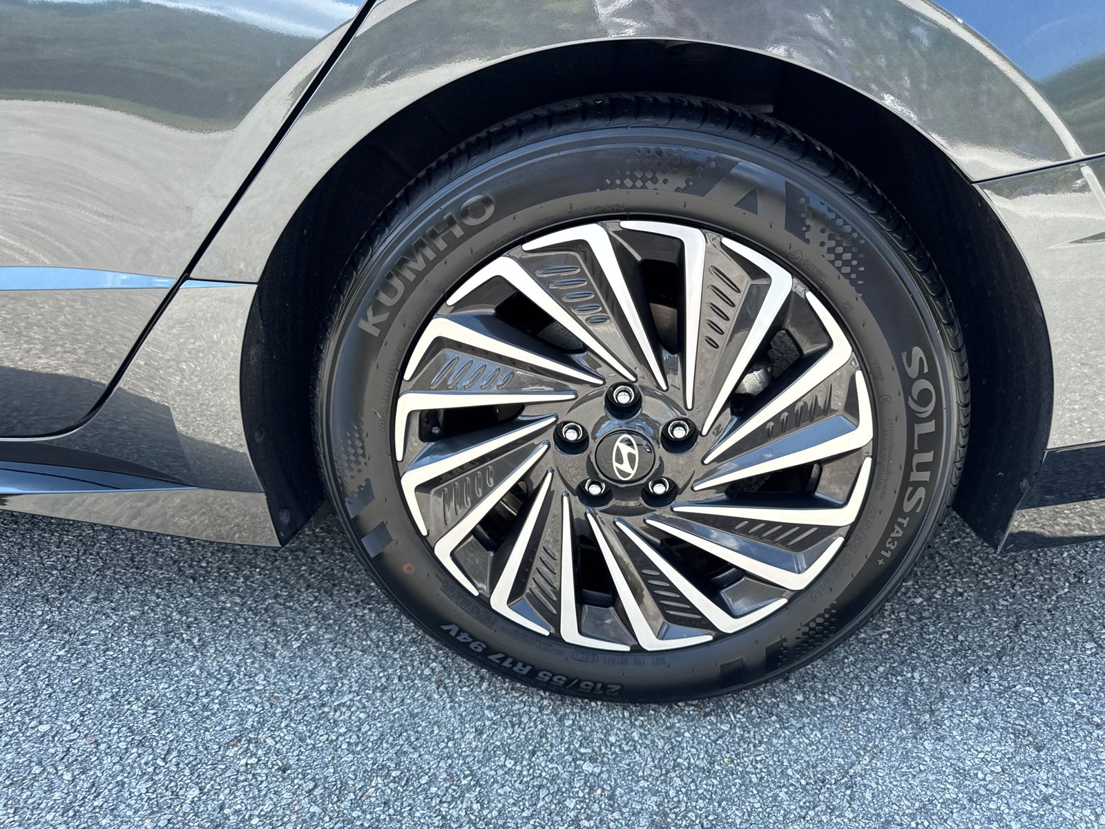 2024 Hyundai Sonata Hybrid SEL photo 17