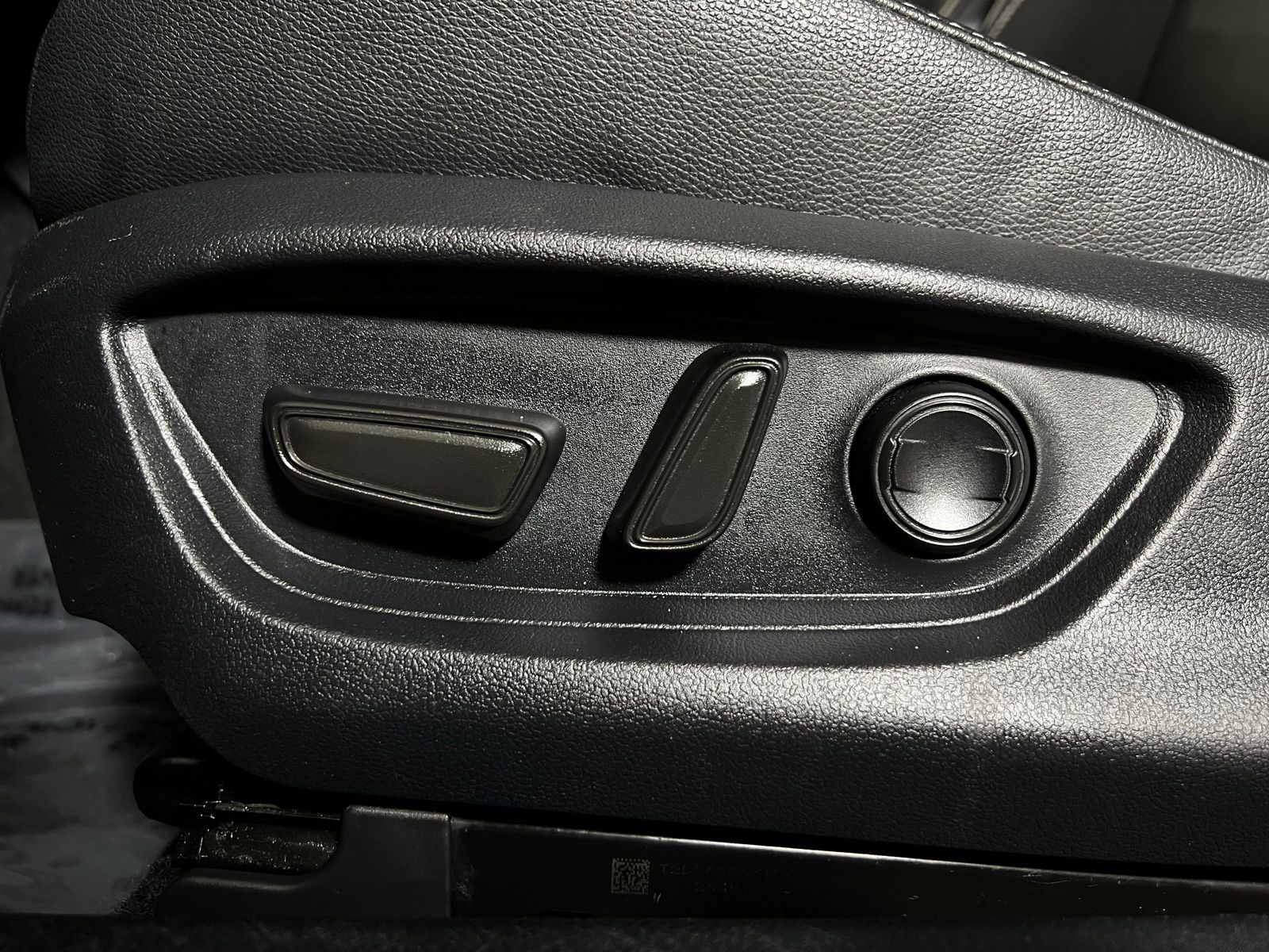 Thumbnail: 2025 Toyota Camry - 14