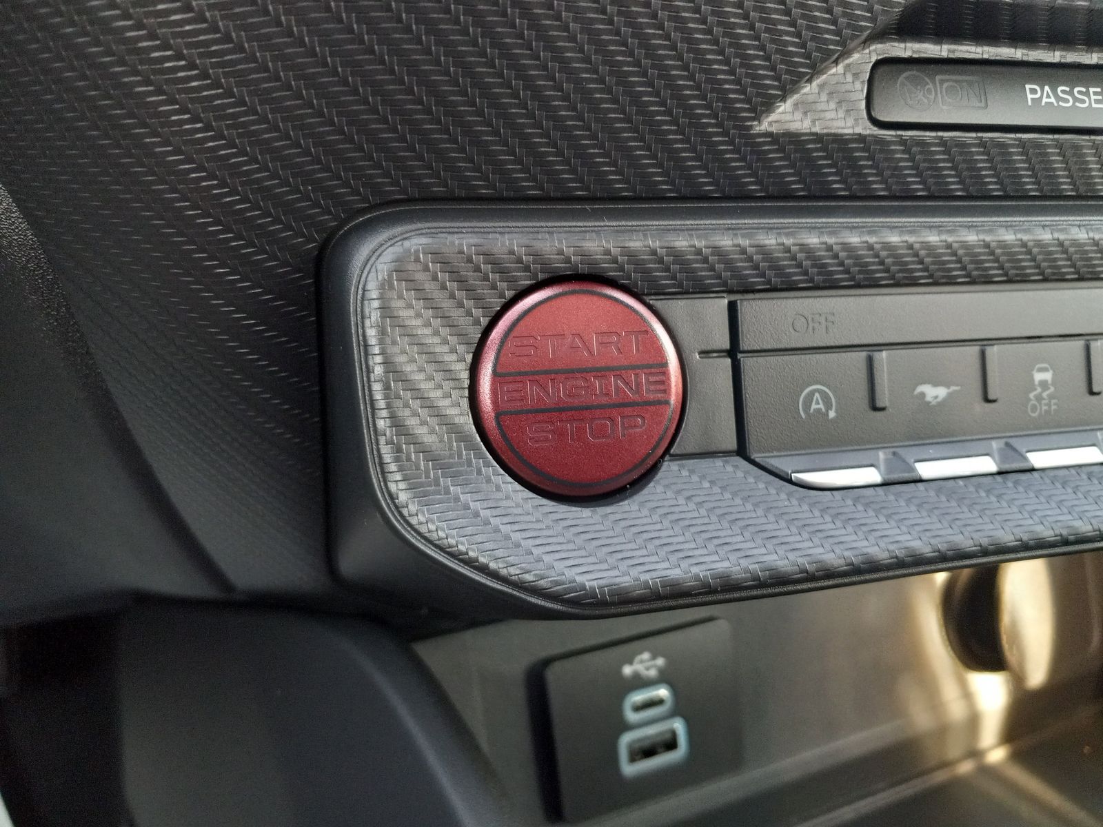 2025 Ford Mustang image 18