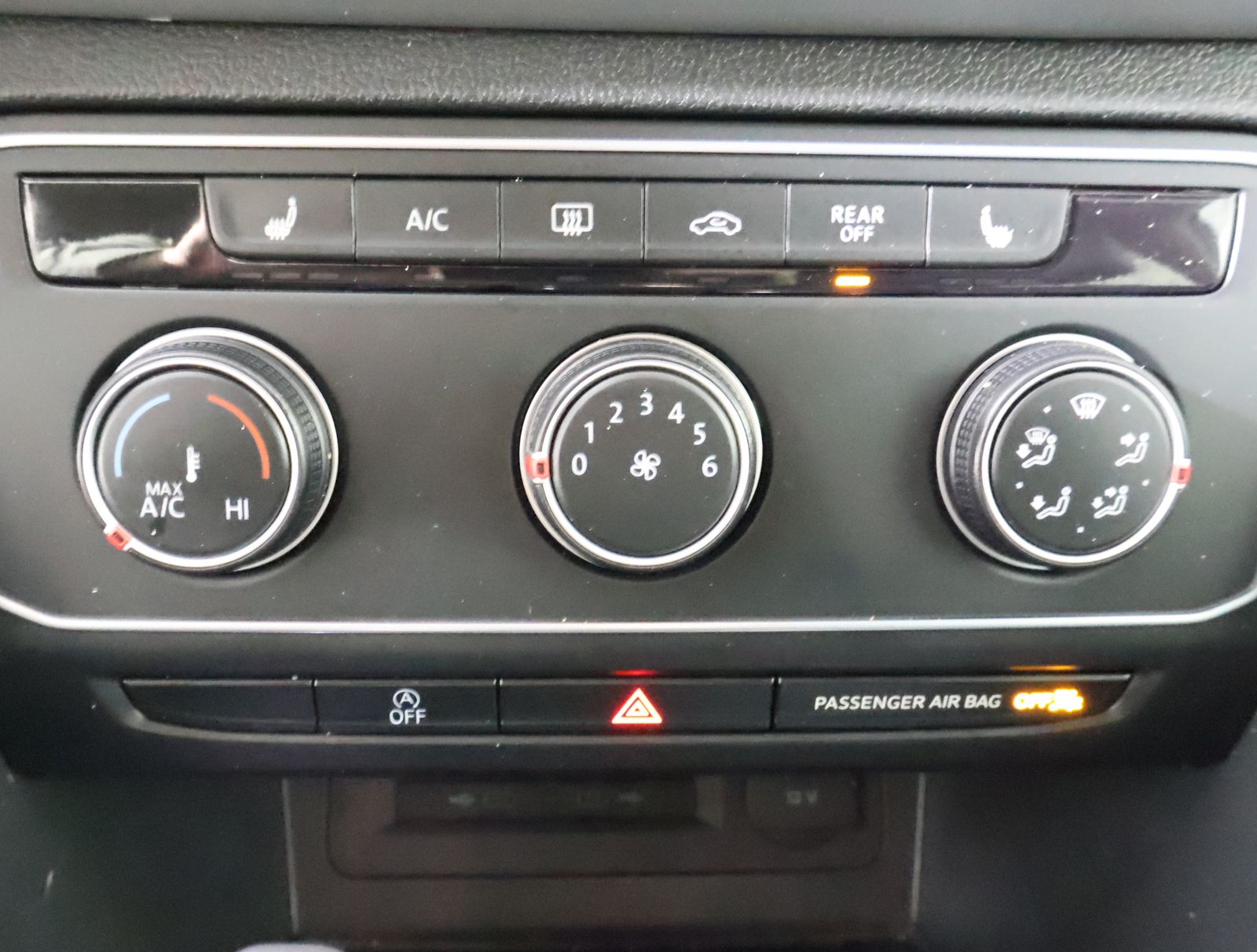2023 Volkswagen Atlas 2.0T SE photo