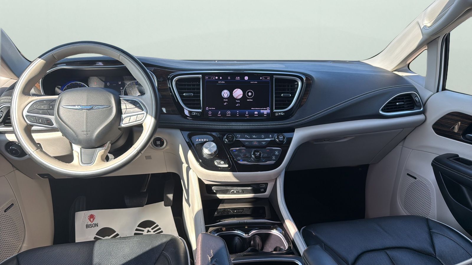 Used Car 2021 Chrysler Pacifica  Limited For Sale Under $30,000 In Austin, Texas