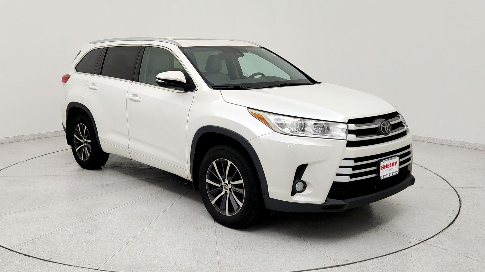 White (Blizzard Pearl) 2018 Toyota Highlander SUV / Crossover All-Wheel Drive 8-Speed Automatic