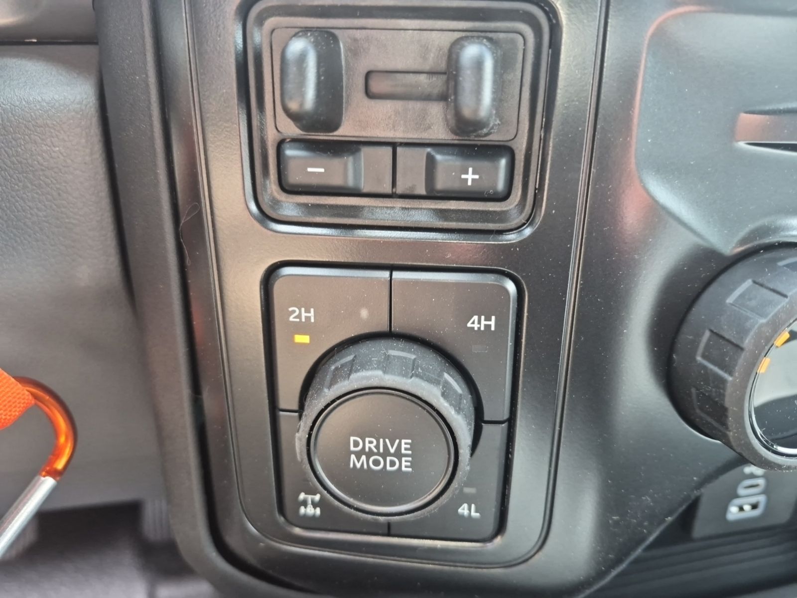 New 2026 Oxford White Ford XL SERVICE BODY image 17