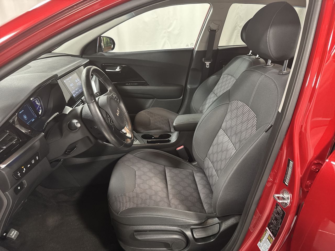 2022 Kia Niro LXS photo 16