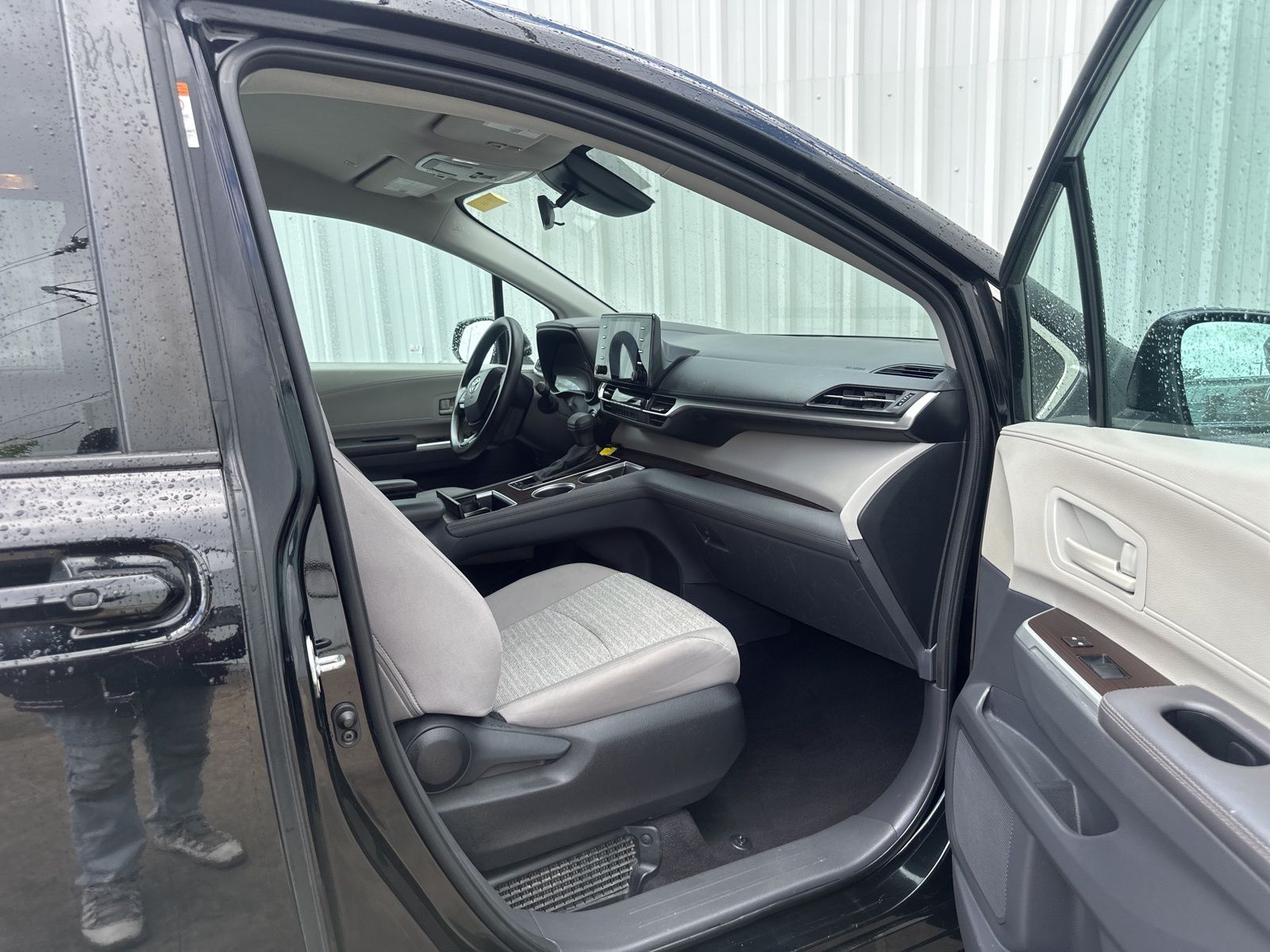 Used Car 2023 Toyota Sienna  Le For Sale Under $40,000 In Austin, Texas