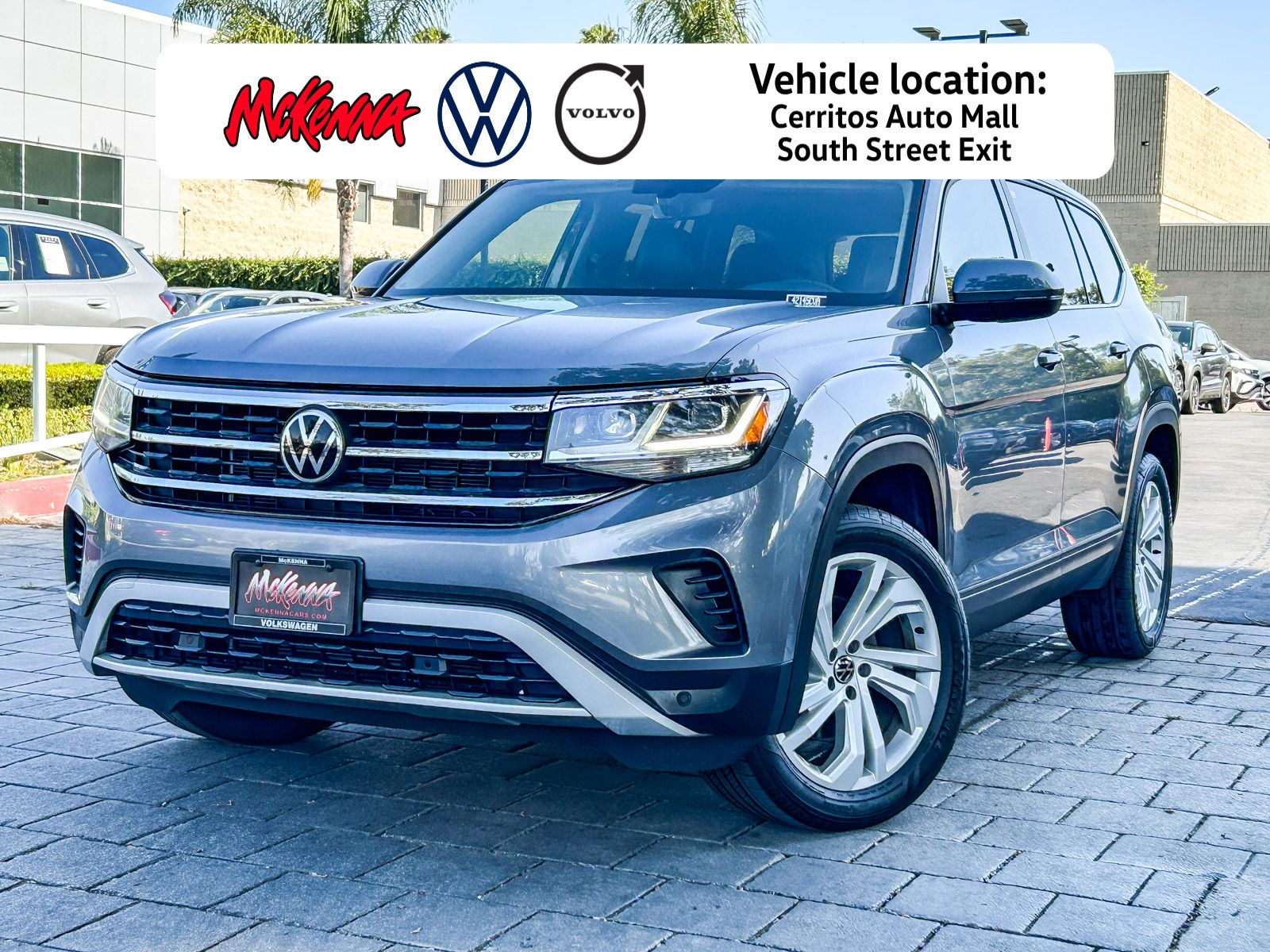 Platinum Gray Metallic 2022 Volkswagen Atlas SUV / Crossover Front-Wheel Drive 8-Speed Automatic