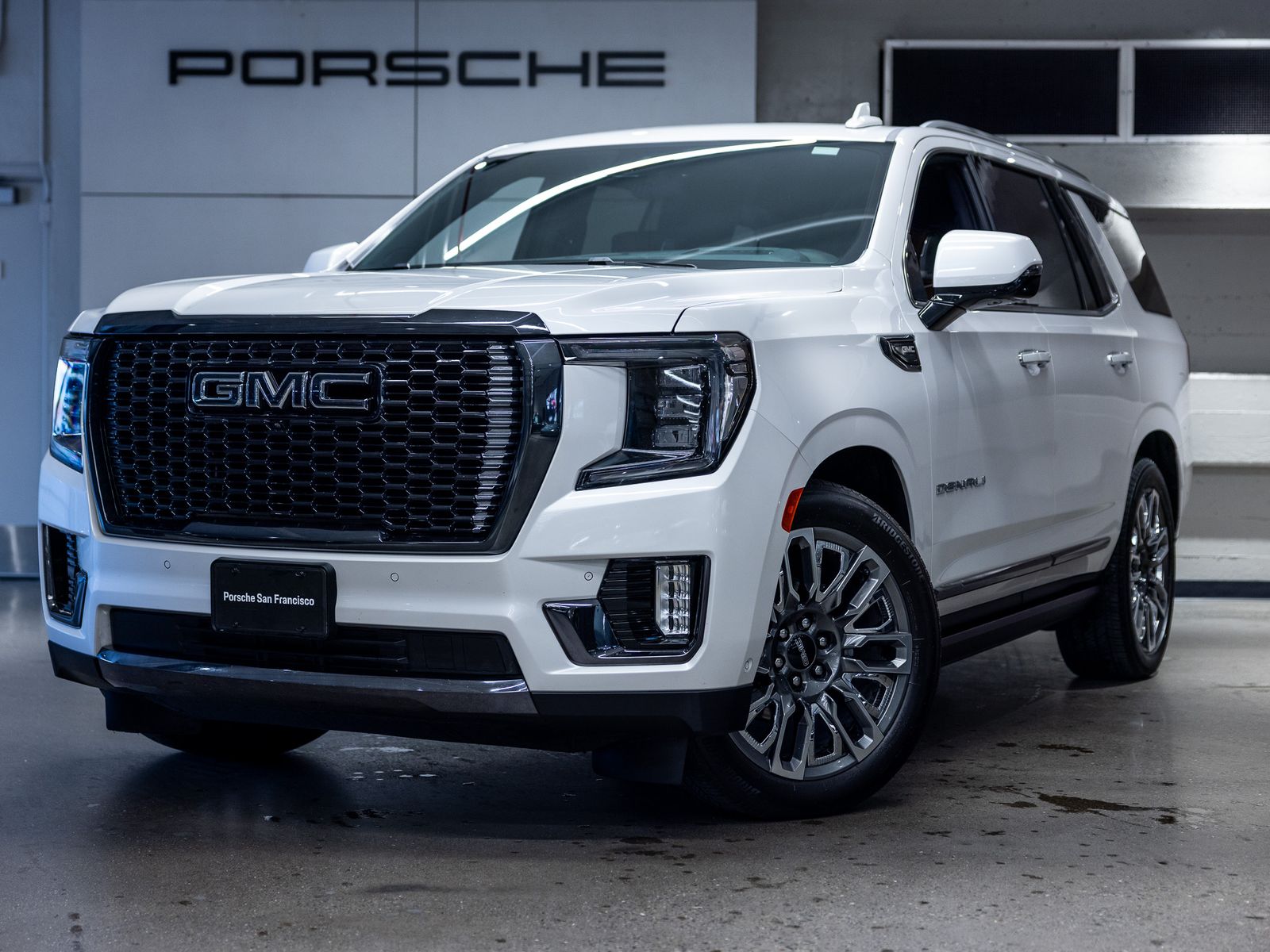 White Frost Tricoat 2024 GMC Yukon Denali Ultimate 4WD SUV / Crossover Four-Wheel Drive