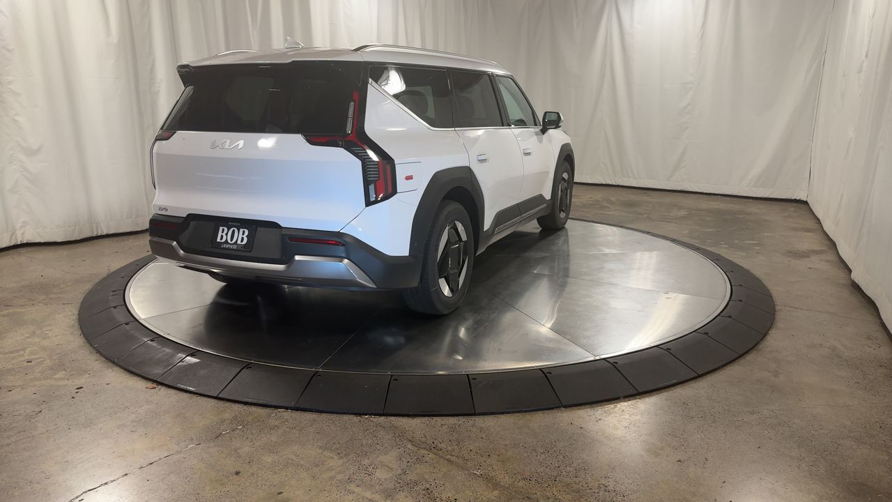 2026 Kia EV9 Wind photo 9