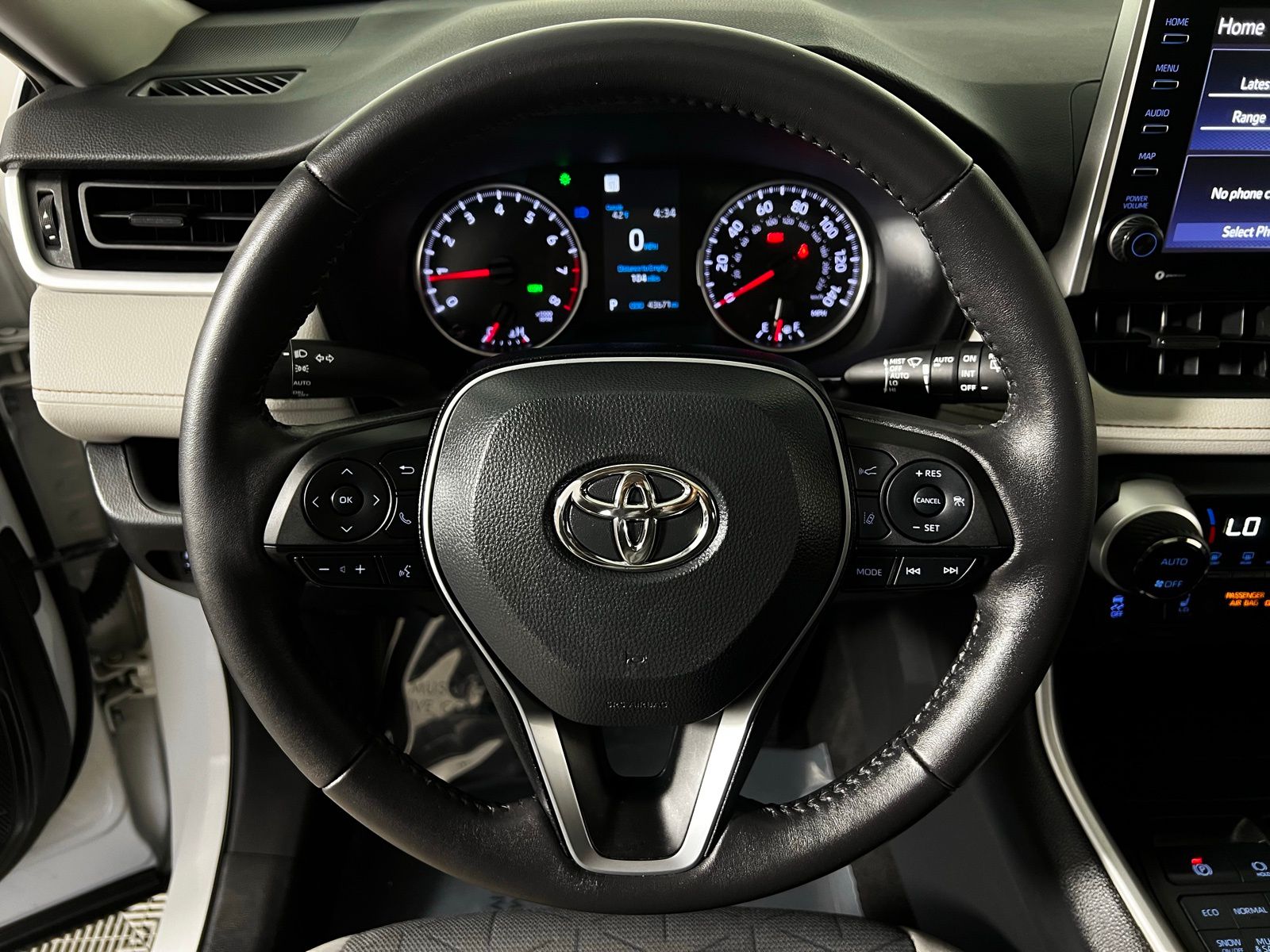 Thumbnail: 2022 Toyota RAV4 - 15