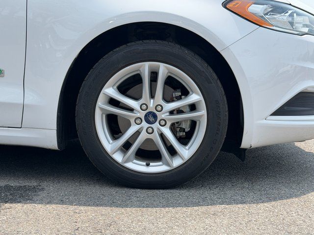 Certified Used 2018 Oxford White Ford SE image 30