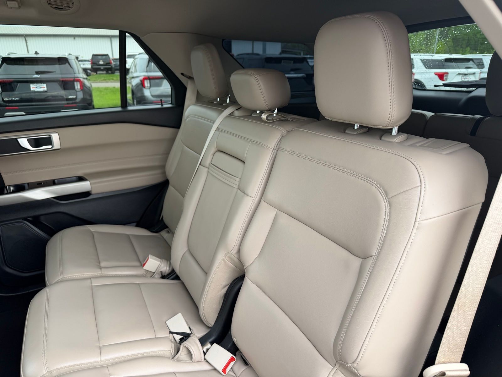 2024 Ford Explorer image 15