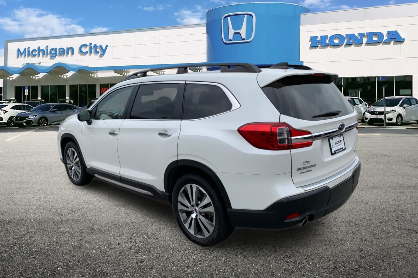 View vehicle photo 3