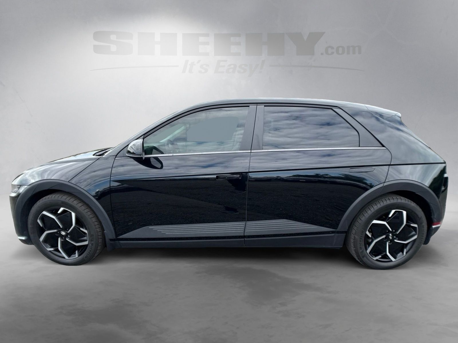 Used 2023 Black Hyundai SEL image 17