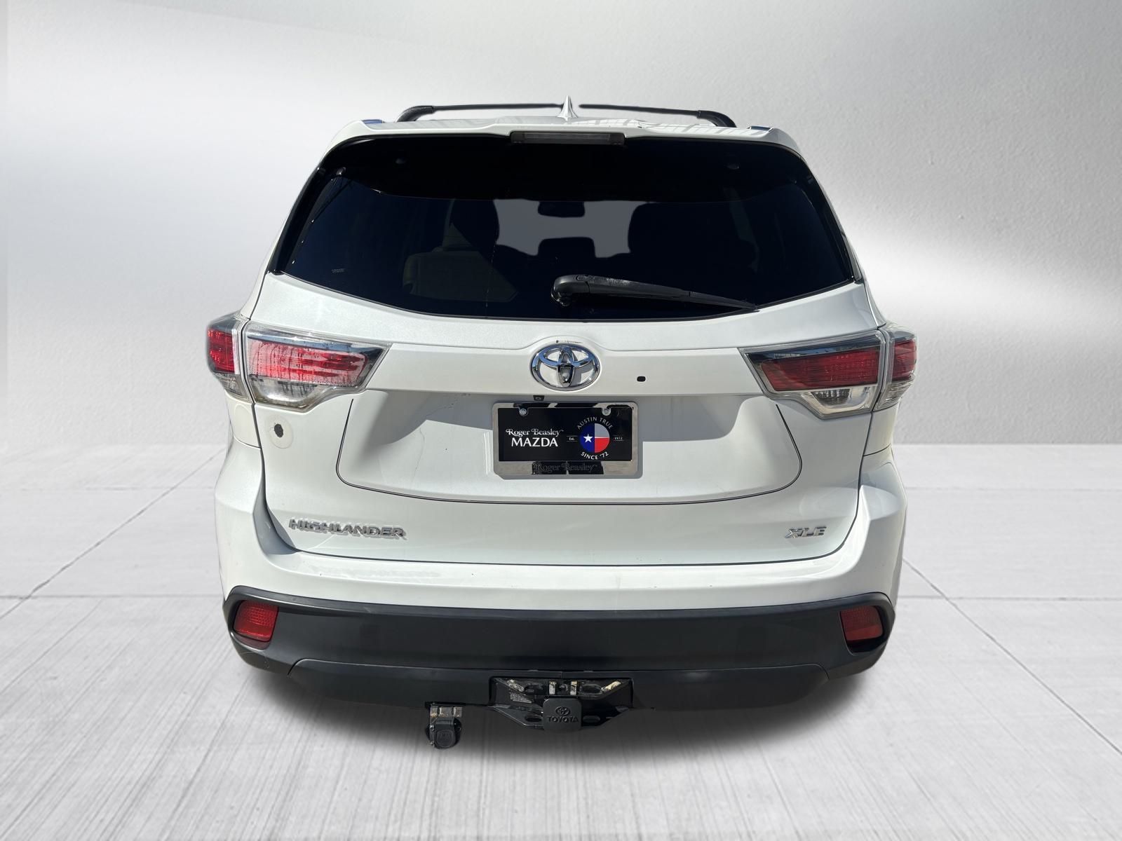 Used Car 2015 Toyota Highlander  Xle V6 For Sale Under $20,000 In Austin, Texas