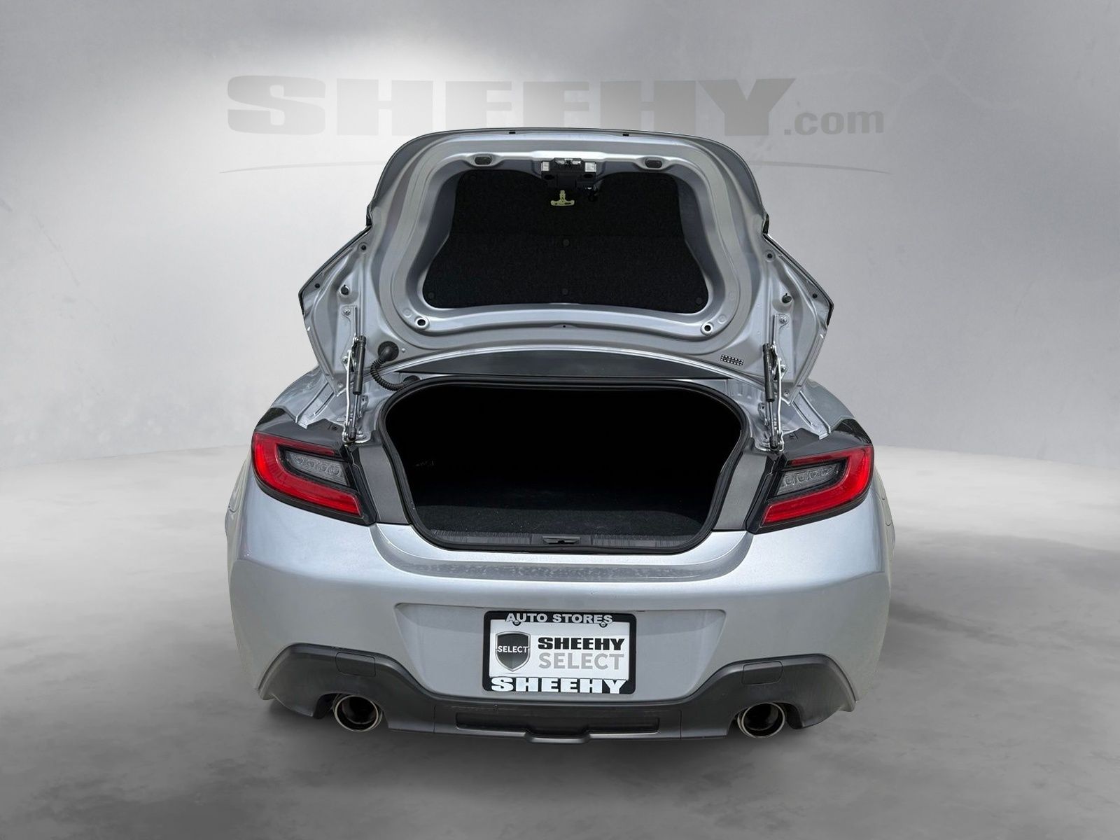 Used 2022 Silver Subaru Limited image 23