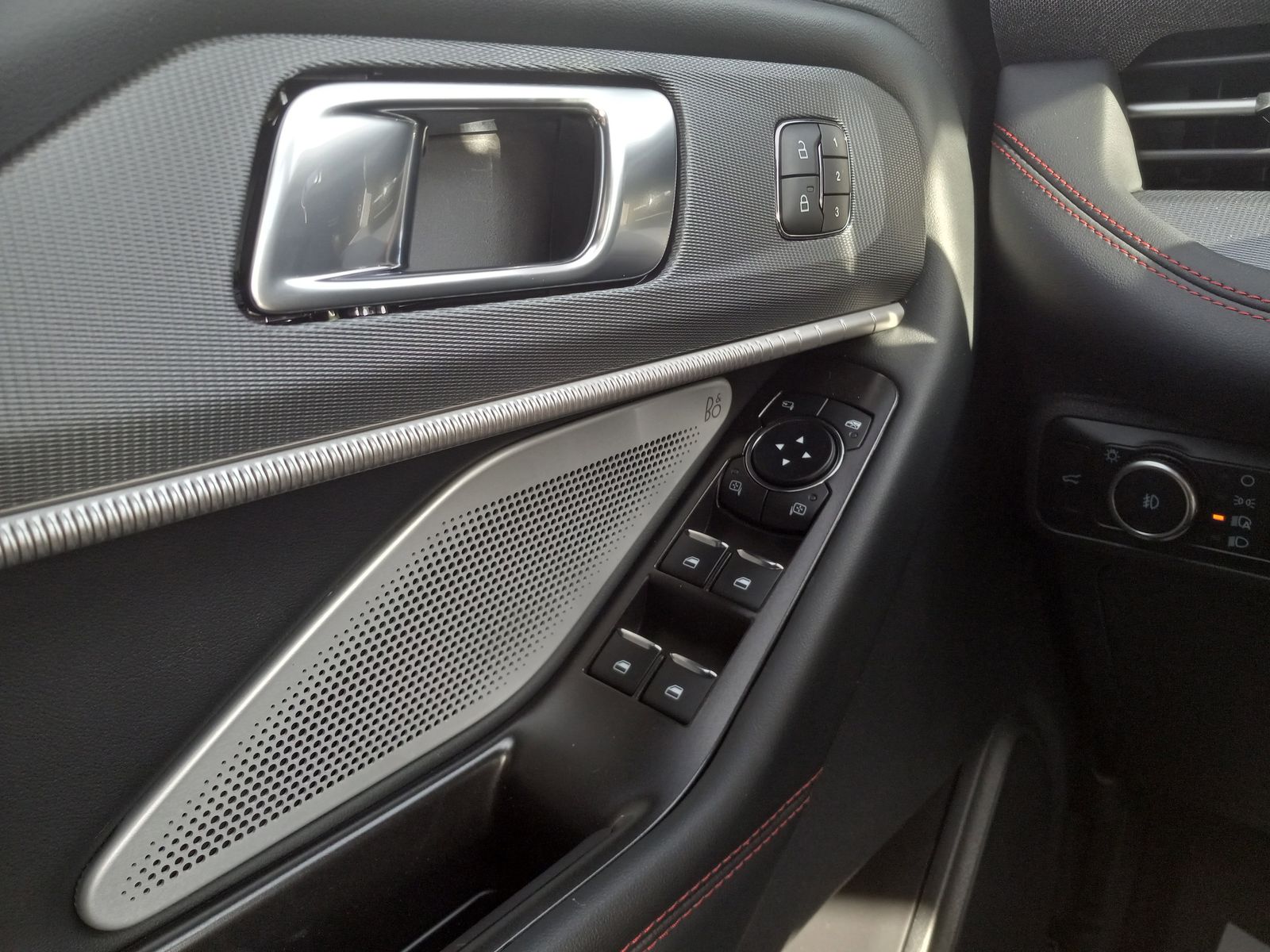 2026 Ford Explorer image 25