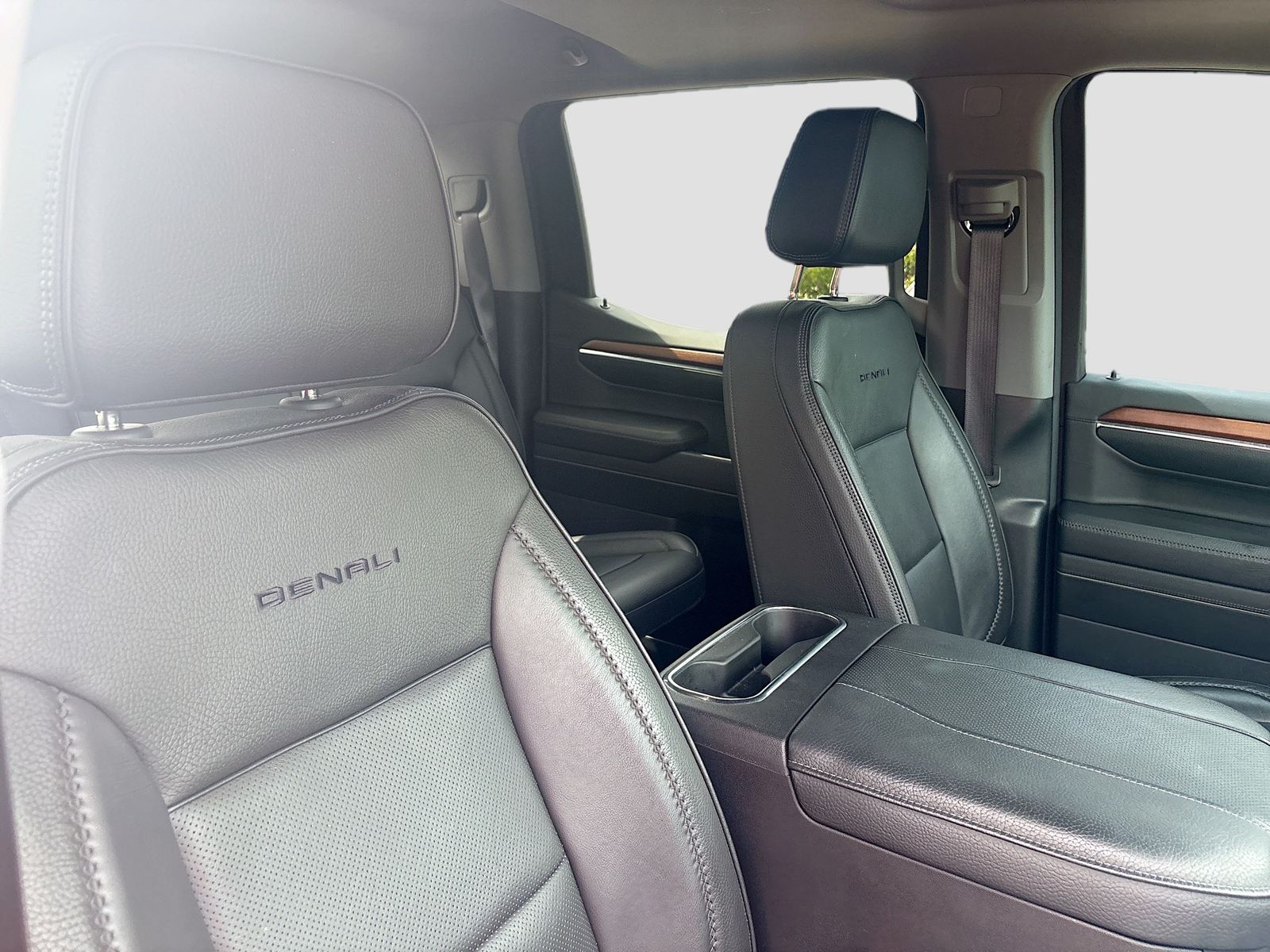 Used 2024 Black GMC Denali image 28