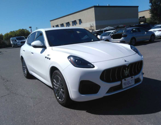 Bianco 2024 Maserati Grecale SUV / Crossover All-Wheel Drive 8-Speed Automatic