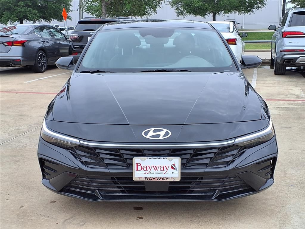2025 Hyundai Elantra SEL Convenience Black at DeMontrond Gulf Freeway