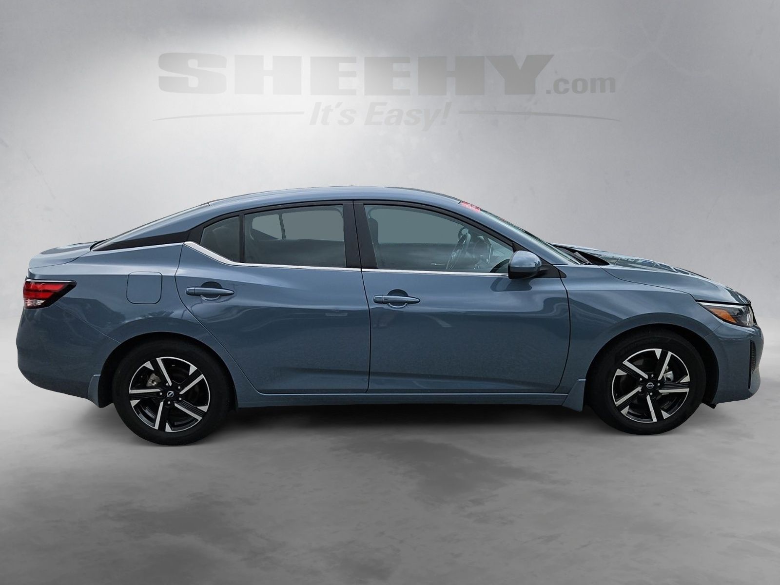 Used 2025 Gray Nissan SV image 10
