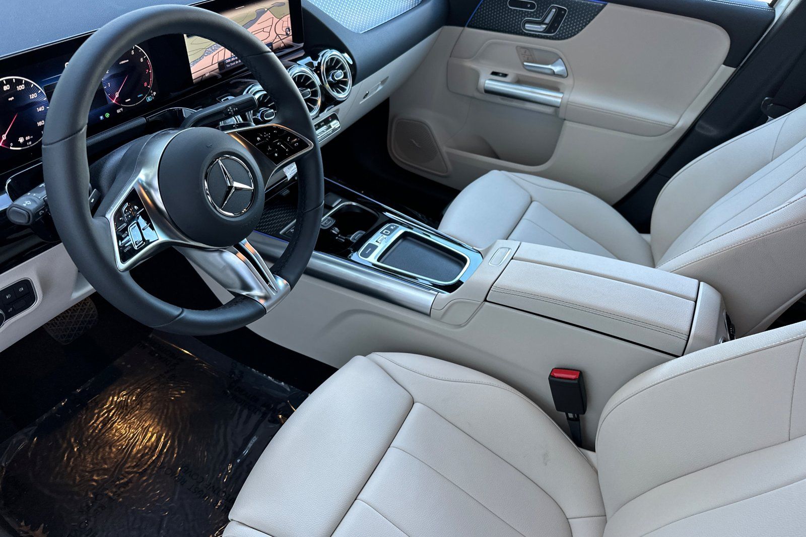 2025 Mercedes-Benz GLA GLA250 - Photo 10