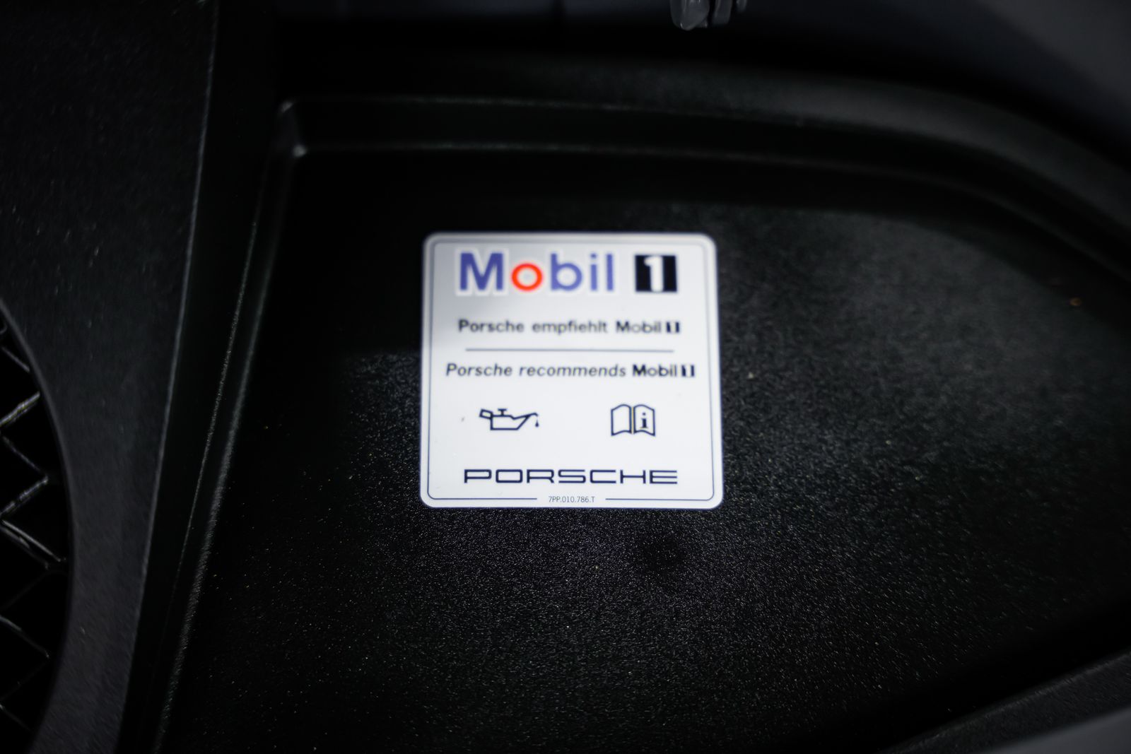 2018 Porsche 911 GT3 — photo 43
